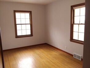 105 S Lindberg Ave in Dunnell, MN - Building Photo - Building Photo