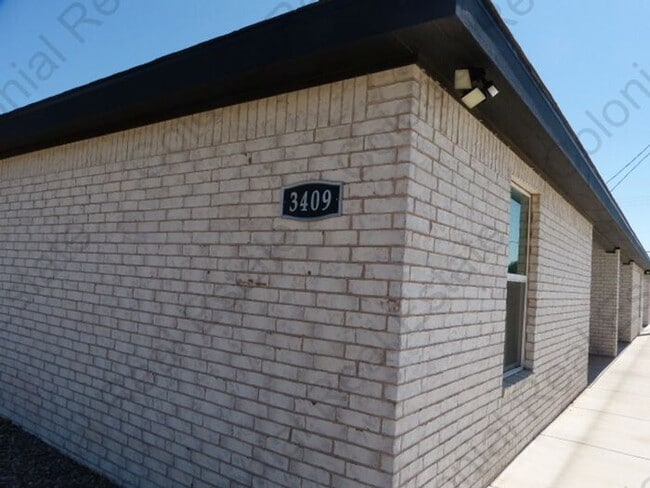 property at 3409 Gidding St
