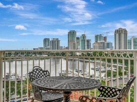 555 5th Ave NE in St. Petersburg, FL - Building Photo