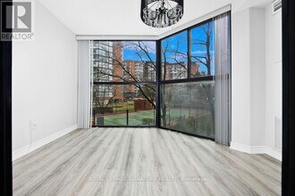 2091 Hurontario St in Mississauga, ON - Building Photo - Building Photo