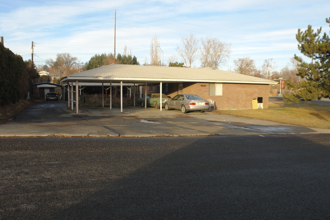 6501 Alpine Way in Yakima, WA - Building Photo - Building Photo