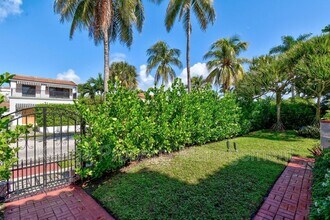 194 Almeria Rd in West Palm Beach, FL - Building Photo - Building Photo