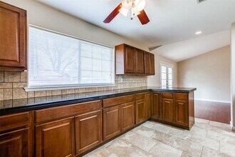 811 Brentwood Ln, Unit 103 in Richardson, TX - Building Photo - Building Photo