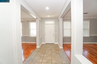 1021 Park St, Unit 100 in Hercules, CA - Building Photo - Building Photo