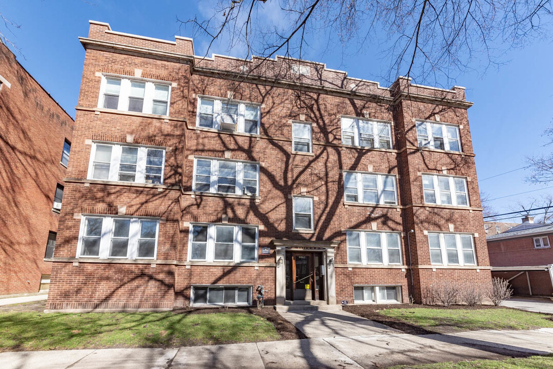 1019 Dempster St in Evanston, IL - Building Photo