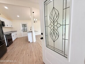 1851 Louvre Dr in Jacksonville, FL - Building Photo - Building Photo