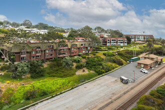 Ocean Windows in Del Mar, CA - Building Photo - Building Photo