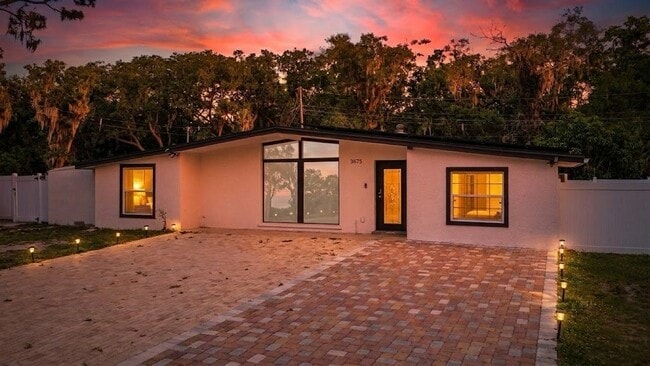 3675 Prudence Dr, Unit B in Sarasota, FL - Building Photo - Building Photo