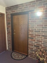 8697 W 111th St, Unit 2D in Palos Hills, IL - Building Photo - Building Photo