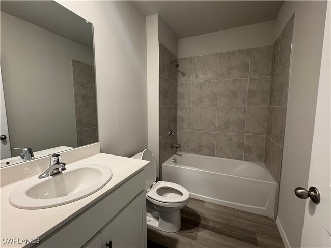 property at 726 Oakridge Ave S