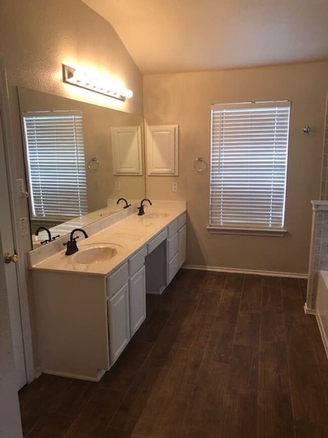 property at 983 Calico Garden