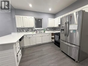 958 Lillian Ave in Windsor, ON - Building Photo - Building Photo