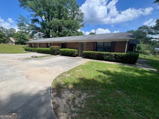 property at 1045 Eastview Rd NE