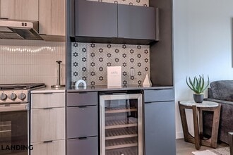 2623 Keene St, Unit 429 in Houston, TX - Building Photo - Building Photo