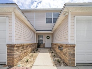 983 Scenic Oak Ln in Fort Walton Beach, FL - Building Photo - Building Photo