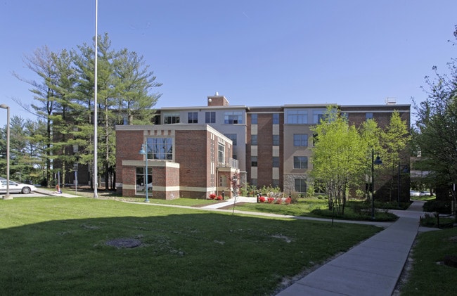 Woodcrest Retirement Residence in Coraopolis, PA - Foto de edificio - Building Photo