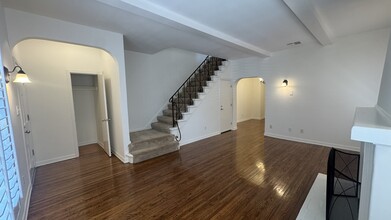 10816 3/4 Lindbrook Dr in Los Angeles, CA - Building Photo - Building Photo