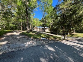 1565 Oakhurst St in Brooksville, FL - Building Photo