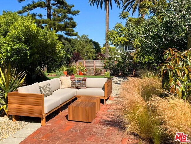 property at 829 Superba Ave