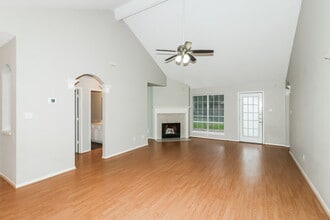 607 Loggers Chase Ct in Spring, TX - Foto de edificio - Building Photo
