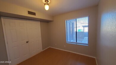 8625 E Belleview Pl in Scottsdale, AZ - Foto de edificio - Building Photo