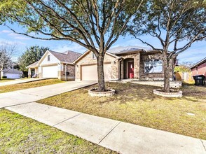 1108 Giberson Way in Buda, TX - Building Photo - Building Photo