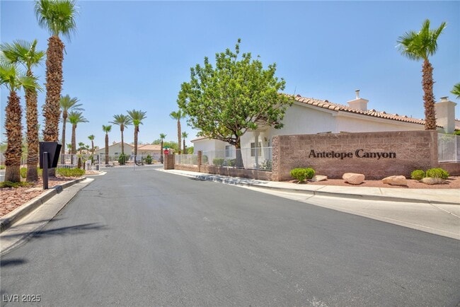 10022 Catalina Canyon Ave in Las Vegas, NV - Building Photo - Building Photo