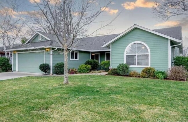 2261 Cherry Glenn Ct in Chico, CA - Building Photo - Building Photo