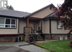 21292-21123 123 Ave in Maple Ridge, BC - Building Photo