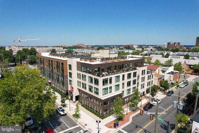 property at 701 N Henry St
