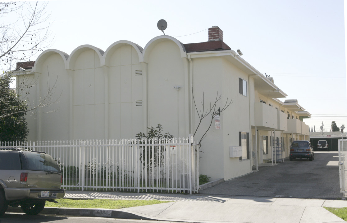 6034 Fry St in Bell Gardens, CA - Building Photo