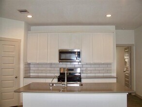 819 Teal Moon Dr in Rosharon, TX - Building Photo - Building Photo