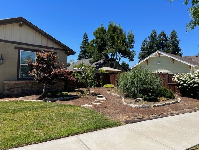 837 John Roos Ave in Ripon, CA - Building Photo - Building Photo