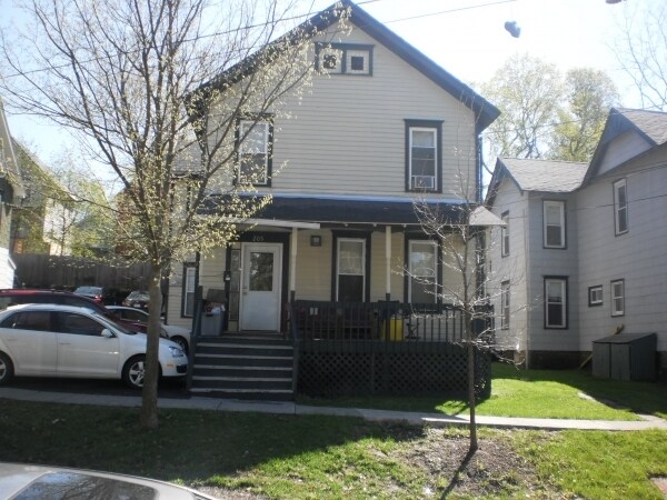 205 Linden Ave, Unit Full House or Apartments in Ithaca, NY - Foto de edificio