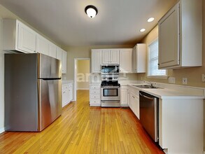 3915 Red Hill Ct in Greensboro, NC - Building Photo - Building Photo
