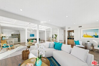 3636 Oceanhill Way in Malibu, CA - Building Photo - Building Photo