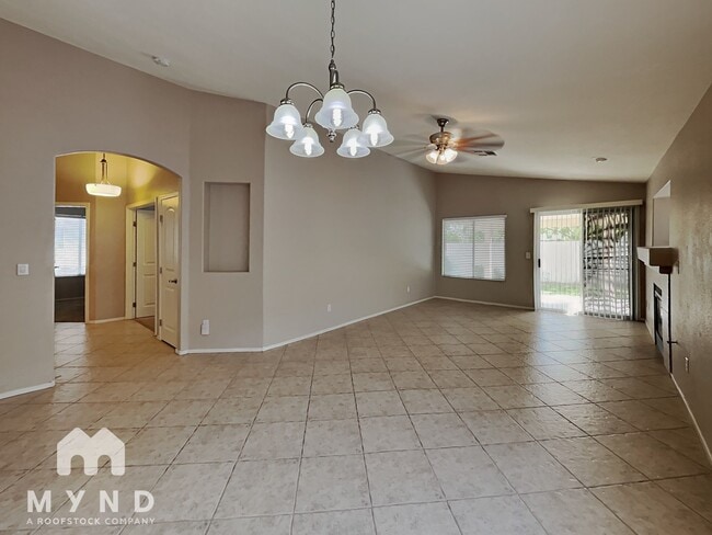 212 Sandpiper Village Way in Henderson, NV - Building Photo - Building Photo