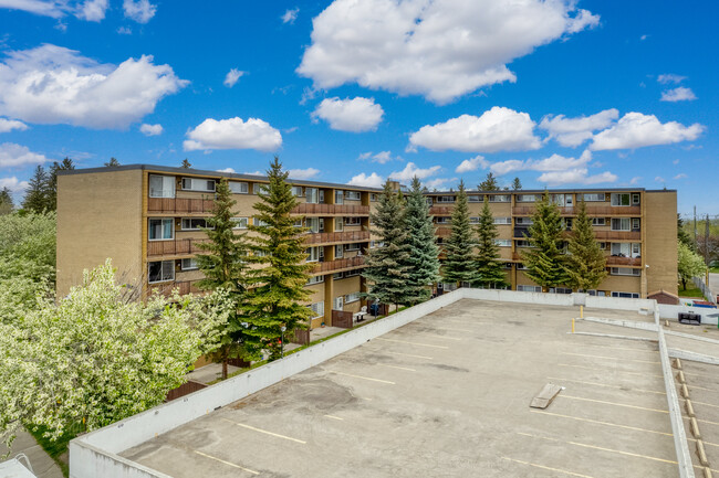 Heritage Gardens in Calgary, AB - Building Photo - Building Photo