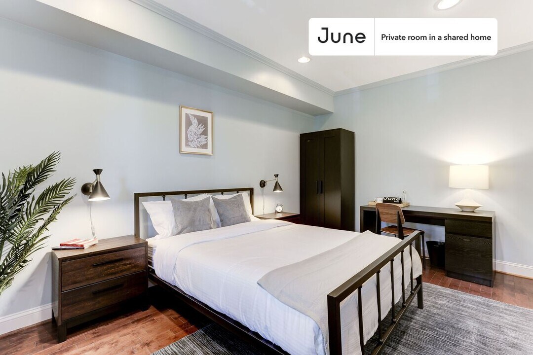 Private bedroom in 5 bed/3.5 bath Home in Washington, DC - Building Photo