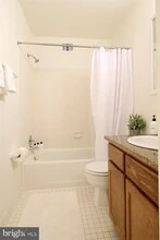 1426 21st St NW, Unit 405 in Washington, DC - Foto de edificio - Building Photo