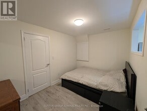 60 Mynden Way in Newmarket, ON - Building Photo - Building Photo