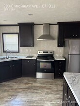 993 E Michigan Ave in Battle Creek, MI - Building Photo - Building Photo