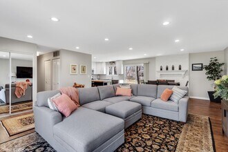 1915 Farmington Ct in Naperville, IL - Building Photo - Building Photo