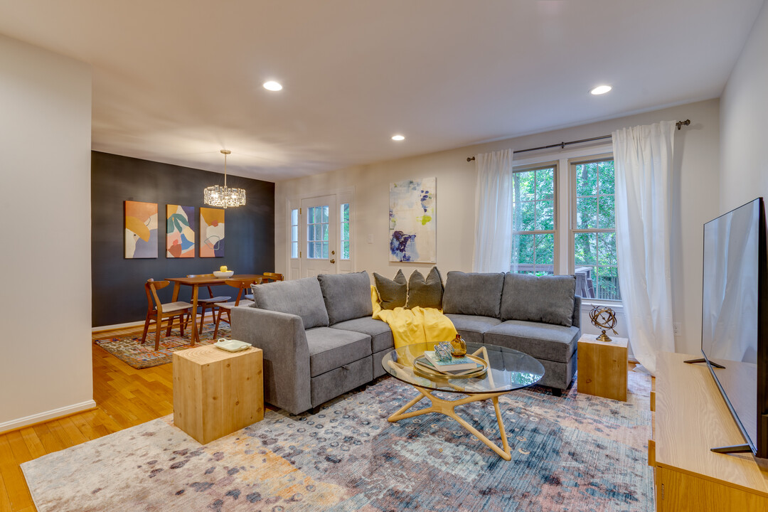 3146 Borge St, Unit 3146 in Oakton, VA - Foto de edificio