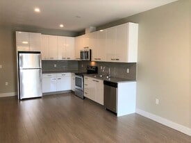 45513-45513 Market Way in Chilliwack, BC - Building Photo