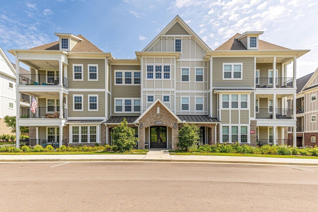 4000 Shadow Green Dr in Franklin, TN - Building Photo