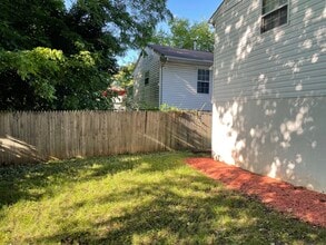 929 Capitol Heights Blvd in Capitol Heights, MD - Building Photo - Building Photo