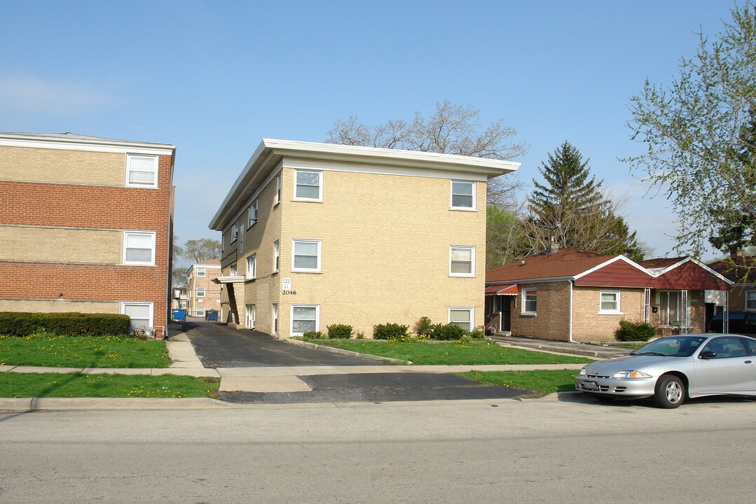 2046 N 17th Ave in Melrose Park, IL - Building Photo