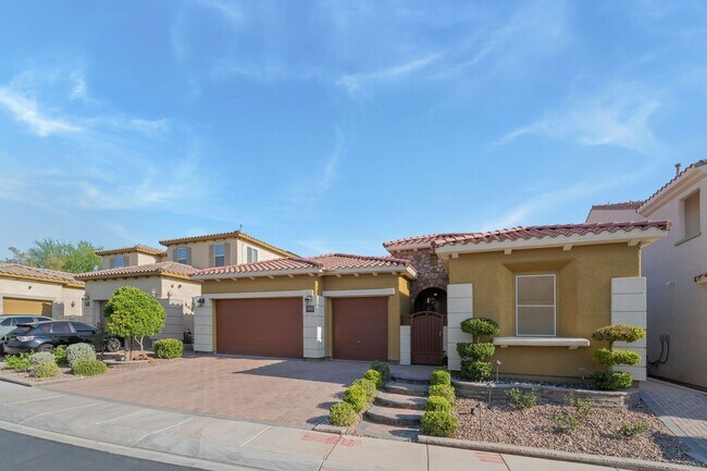 8858 Dramatic Gold Ave in Las Vegas, NV - Building Photo - Building Photo