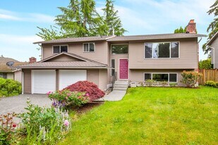 12931 NE 133rd Pl in Kirkland, WA - Building Photo